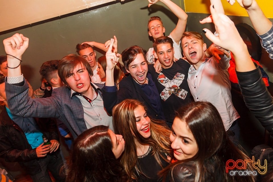 Distracţie şi voie bună în Yellow, 