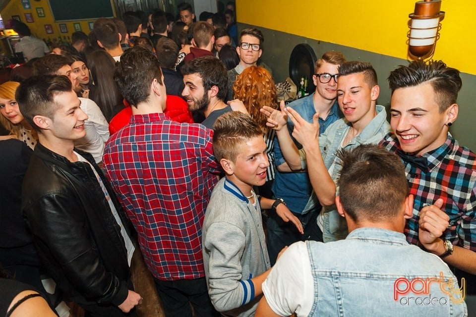 Distracţie şi voie bună în Yellow, 