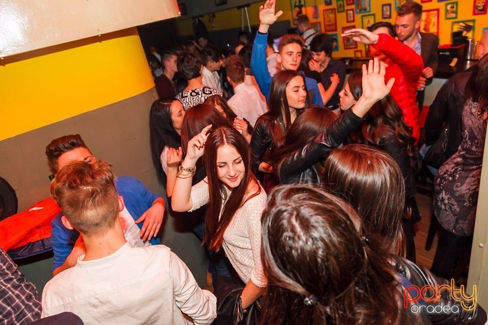 Distracţie şi voie bună în Yellow, 