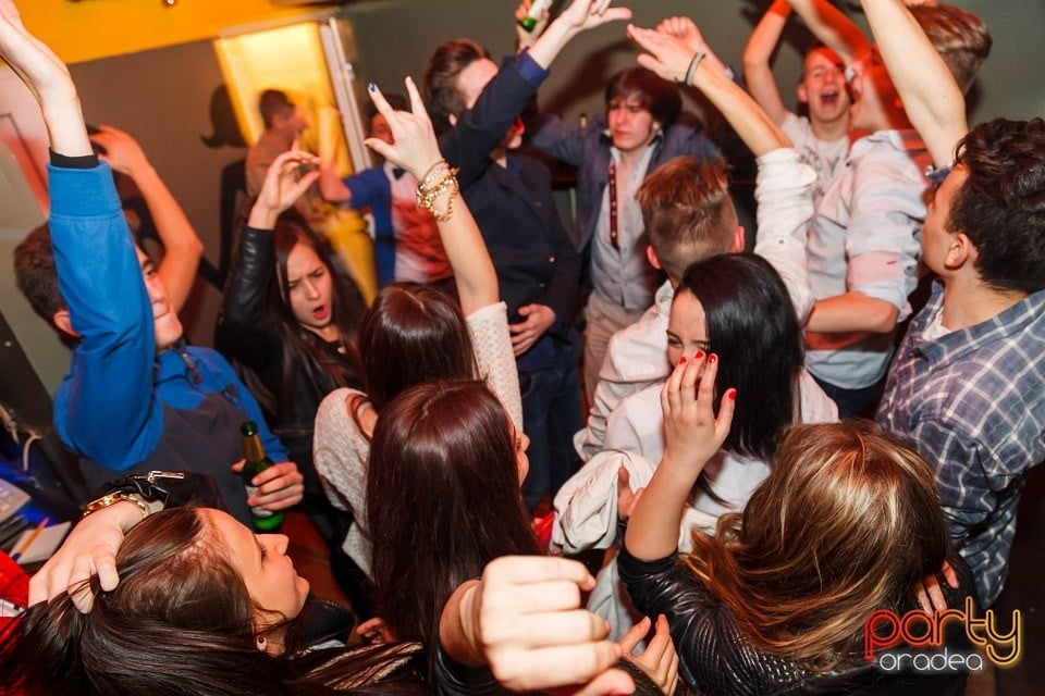 Distracţie şi voie bună în Yellow, 