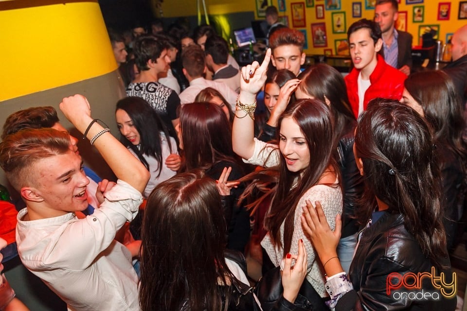 Distracţie şi voie bună în Yellow, 