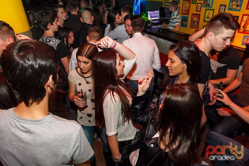 Distracţie şi voie bună în Yellow, 