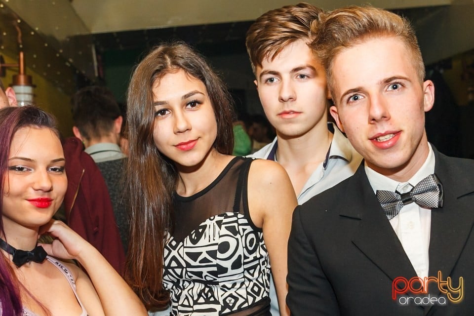 Distracţie şi voie bună în Yellow, 