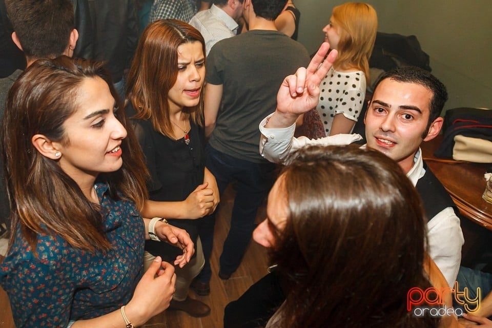 Distracţie şi voie bună în Yellow, 