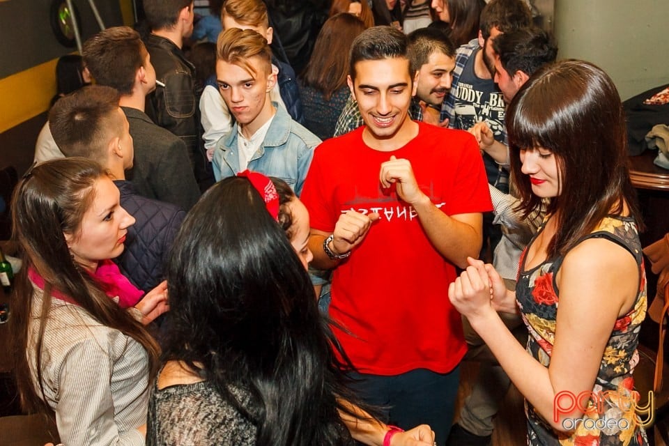 Distracţie şi voie bună în Yellow, 