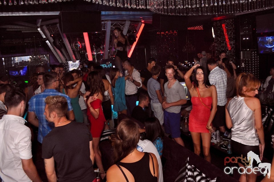 DJ Alexinno în Club The One, 