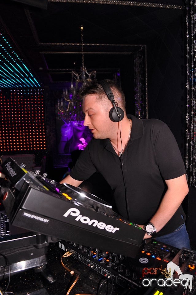 DJ Alexinno în Club The One, 