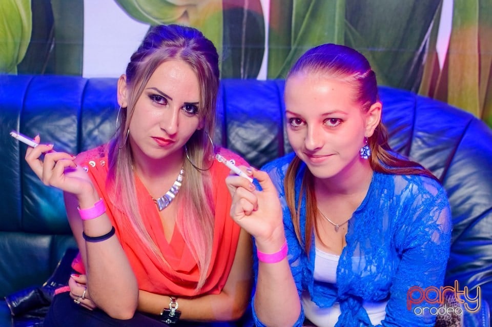 Dj Charlotte Courage, 