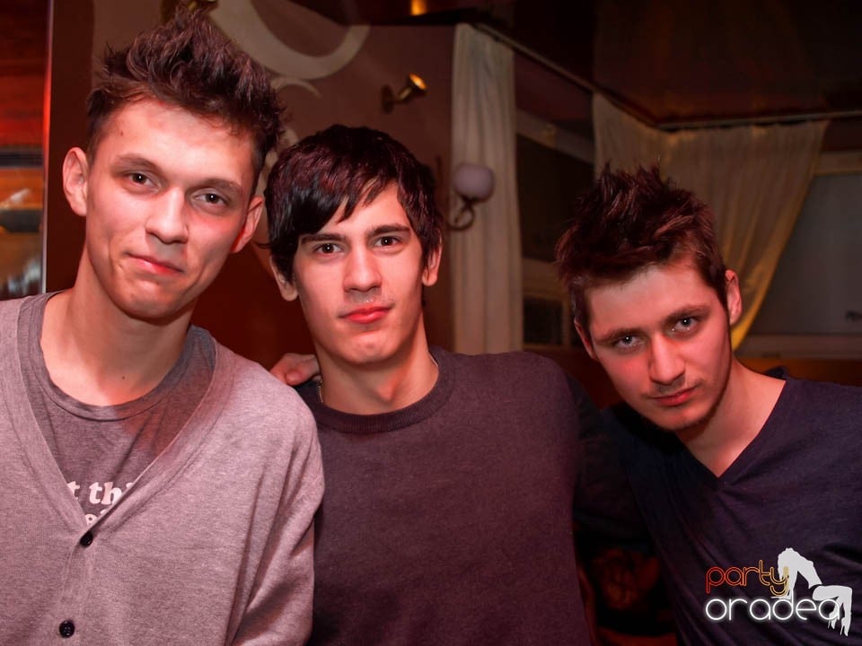 DJ Cristiano la butoane în Chanson, 