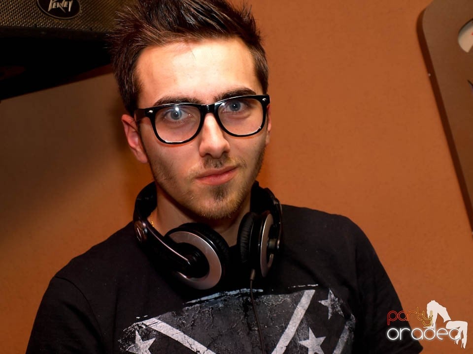 DJ Cristiano la butoane în Chanson, 