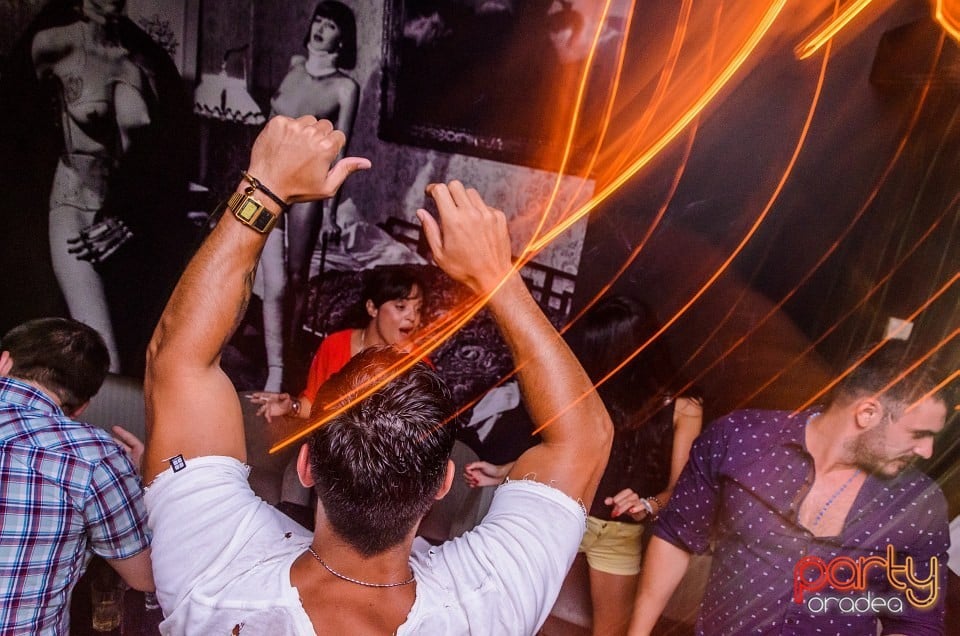 Dj Krisstal, The Lounge