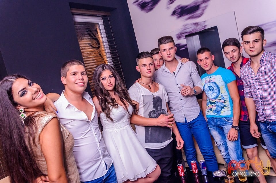 Dj Krisstal, The Lounge