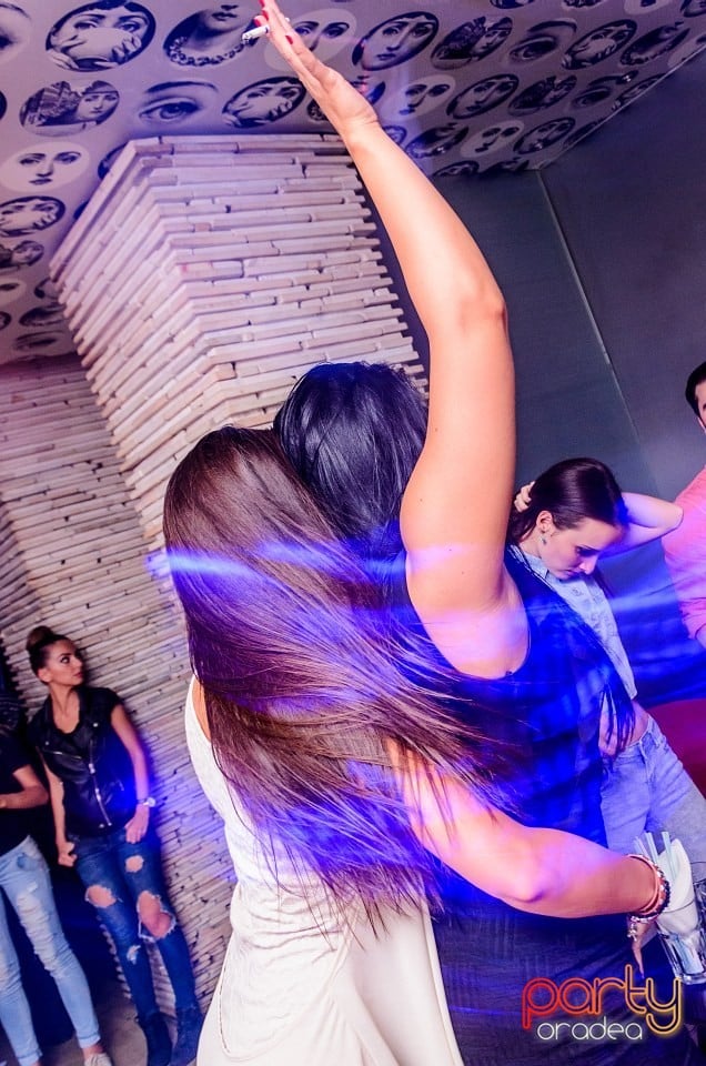 Dj Krisstal, The Lounge