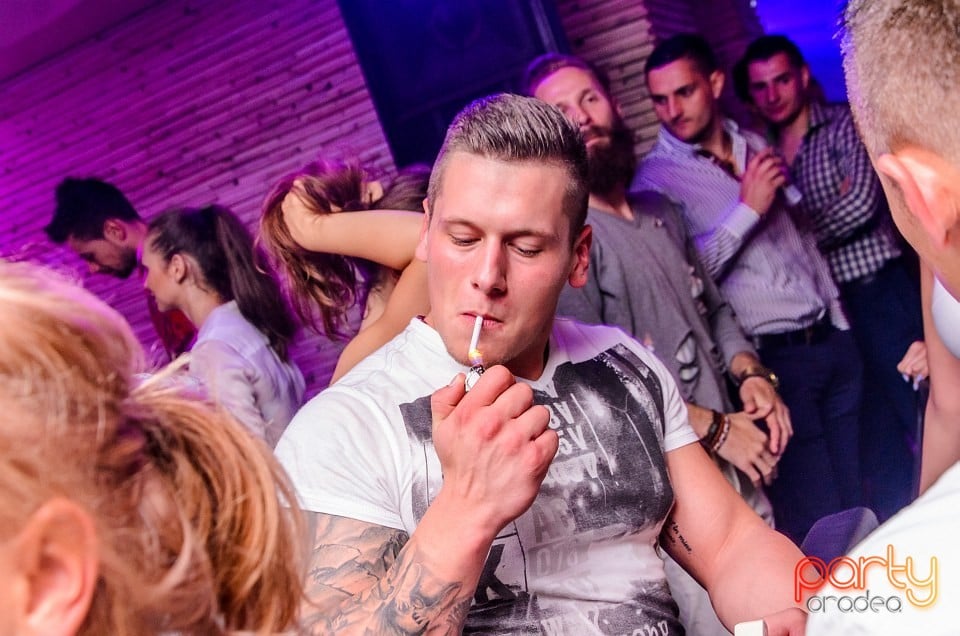 Dj Krisstal, The Lounge