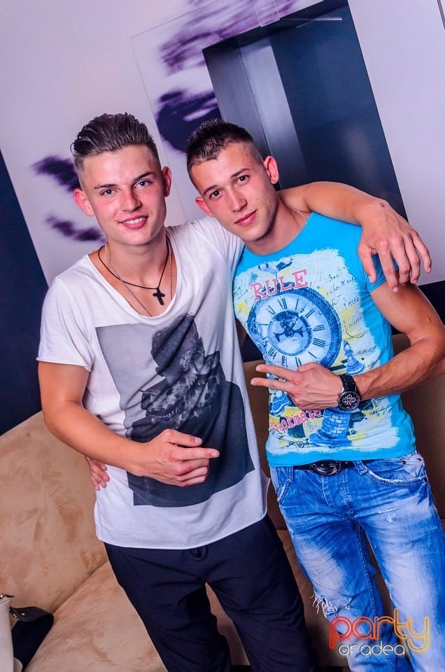 Dj Krisstal, The Lounge