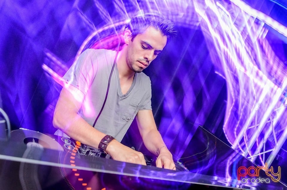 Dj Krisstal, The Lounge