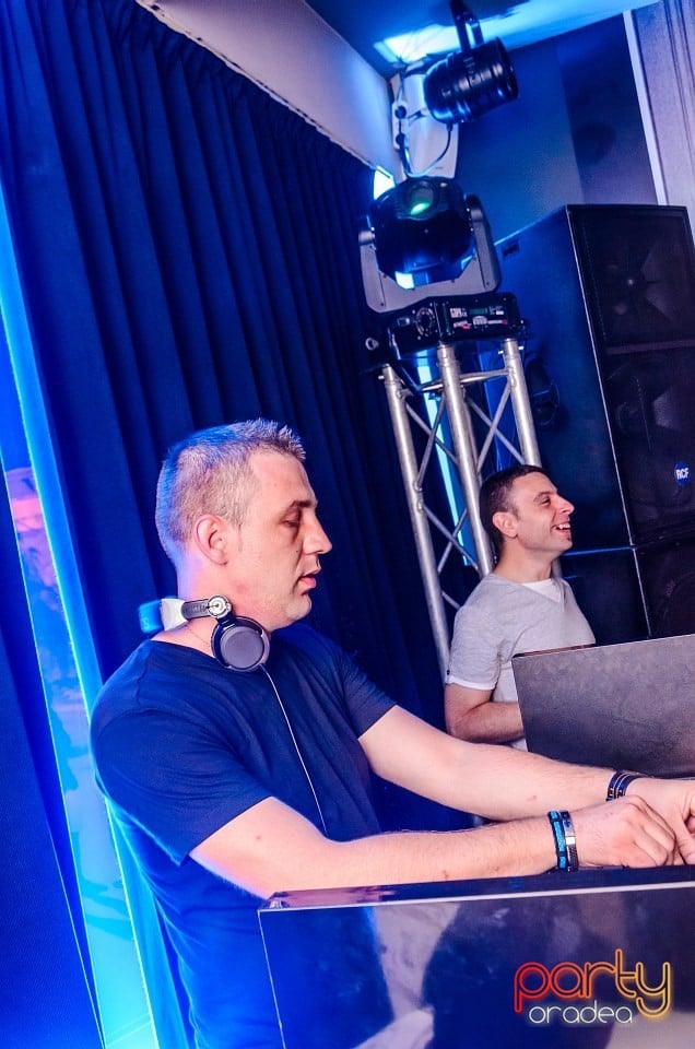 Dj Krisstal, The Lounge