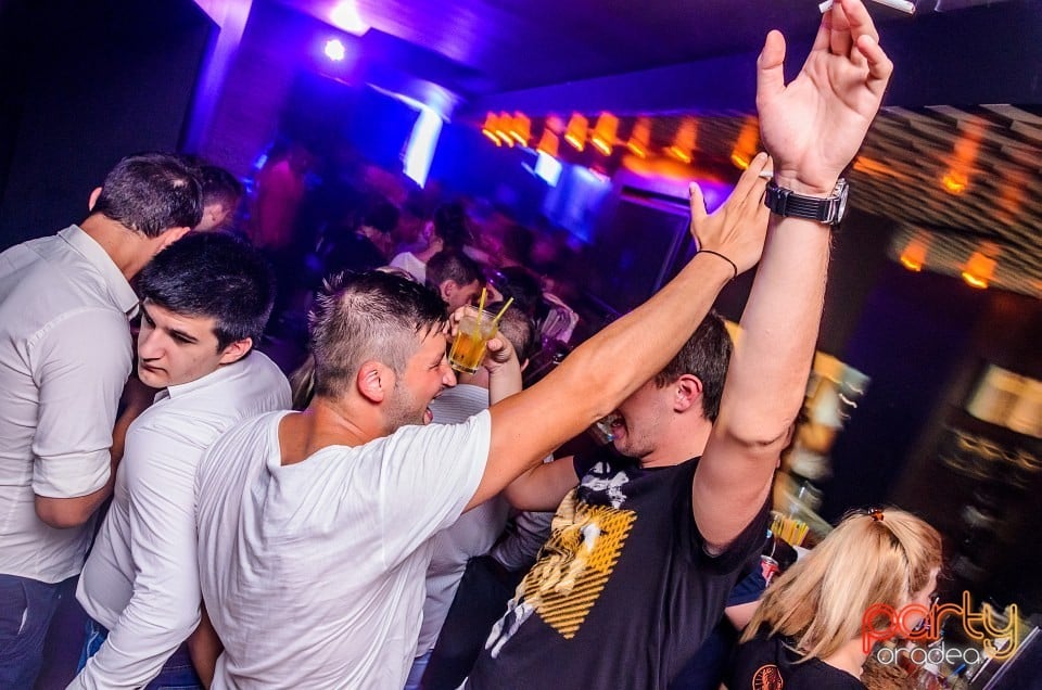 Dj Krisstal, The Lounge