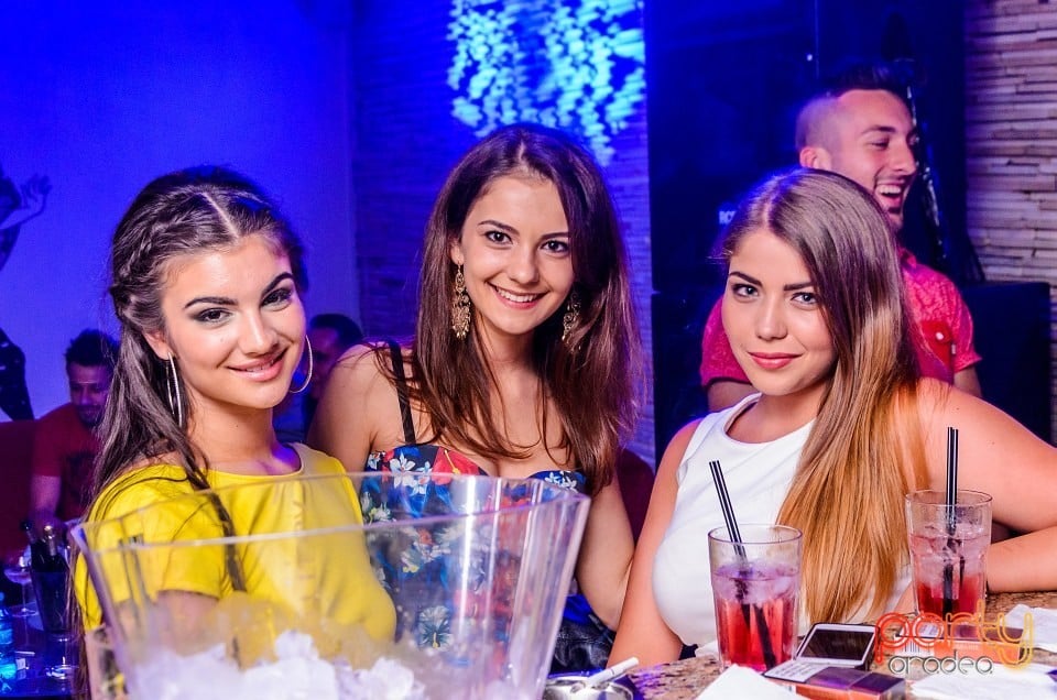 Dj Krisstal, The Lounge