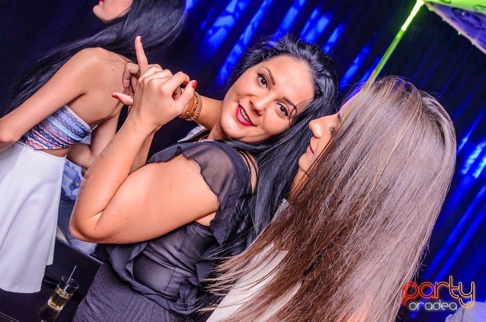 Dj Krisstal, The Lounge