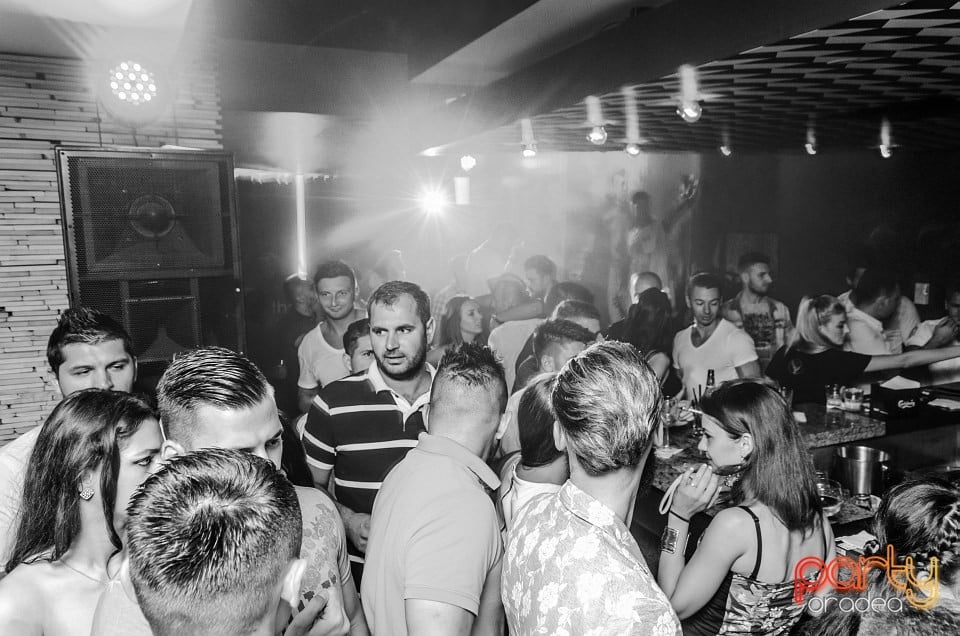 Dj Krisstal, The Lounge