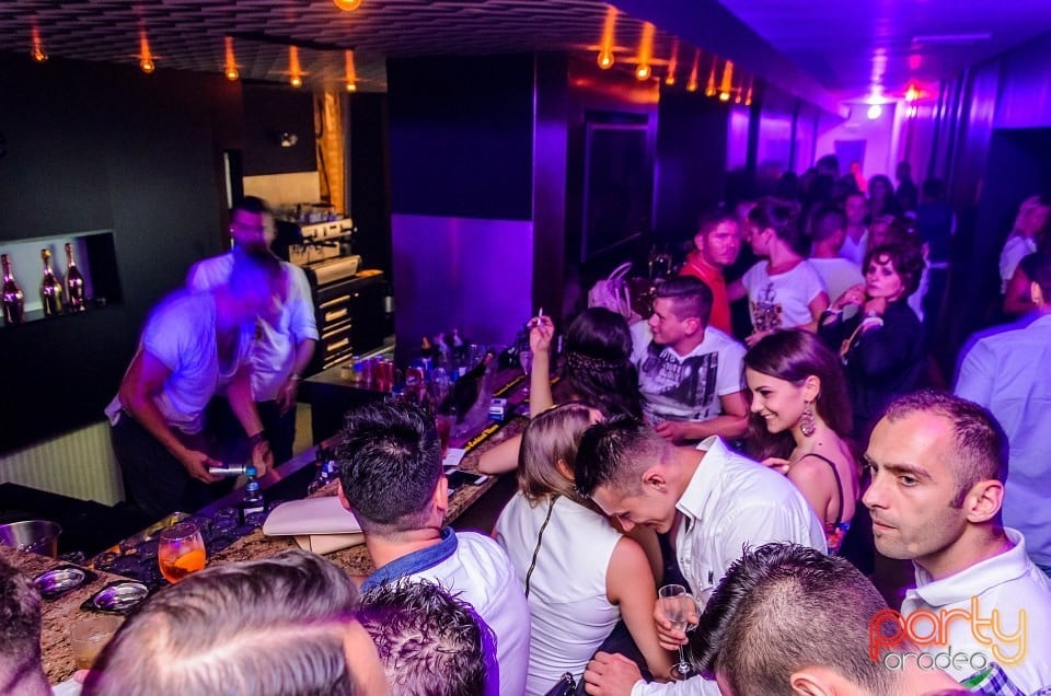 Dj Krisstal, The Lounge