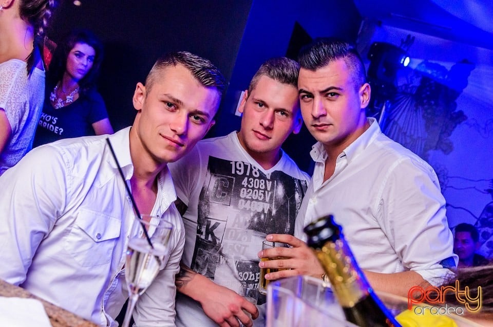 Dj Krisstal, The Lounge