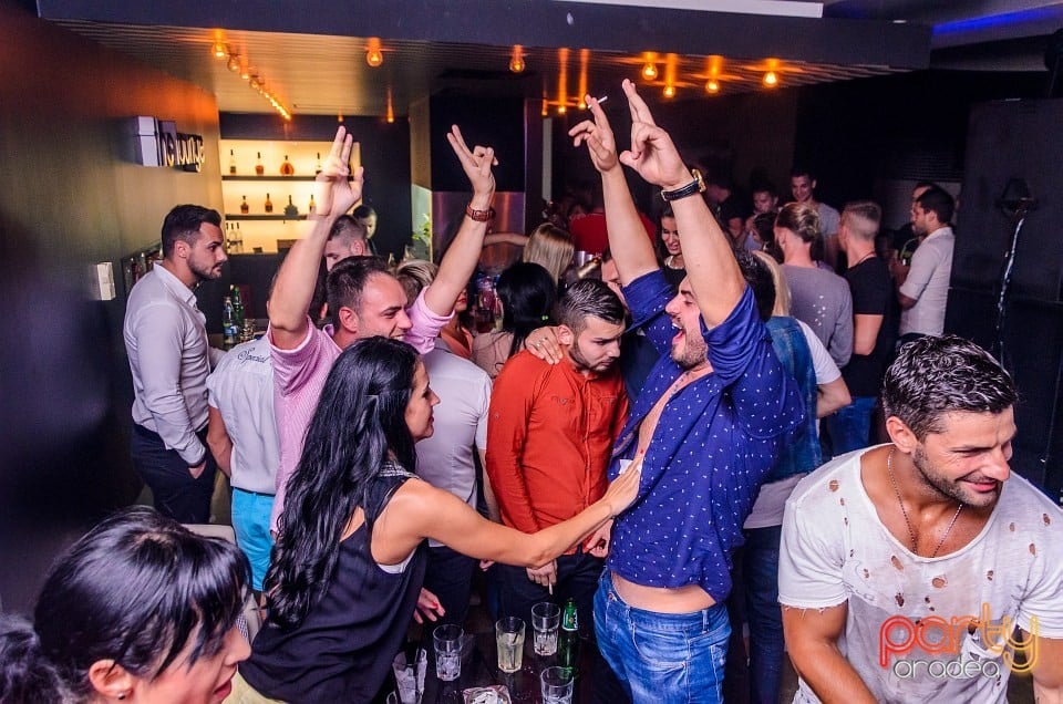 Dj Krisstal, The Lounge