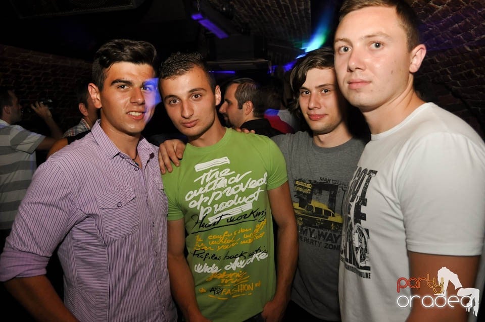 DJ Prody & Caveman in the Mix @ Escape, 