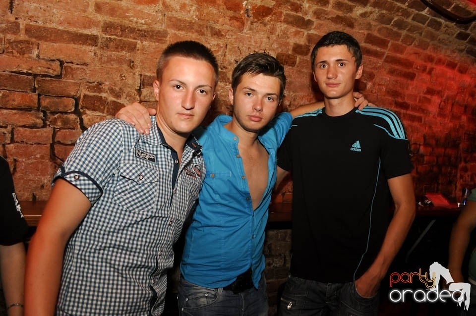 DJ Prody & Caveman in the Mix @ Escape, 