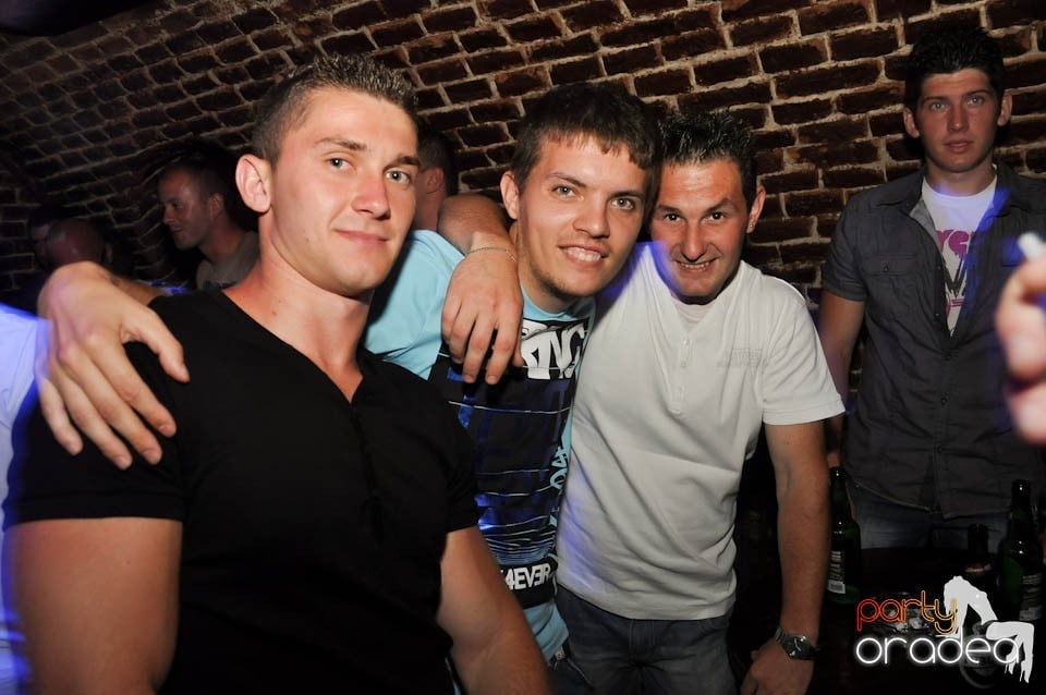 DJ Prody & Caveman in the Mix @ Escape, 