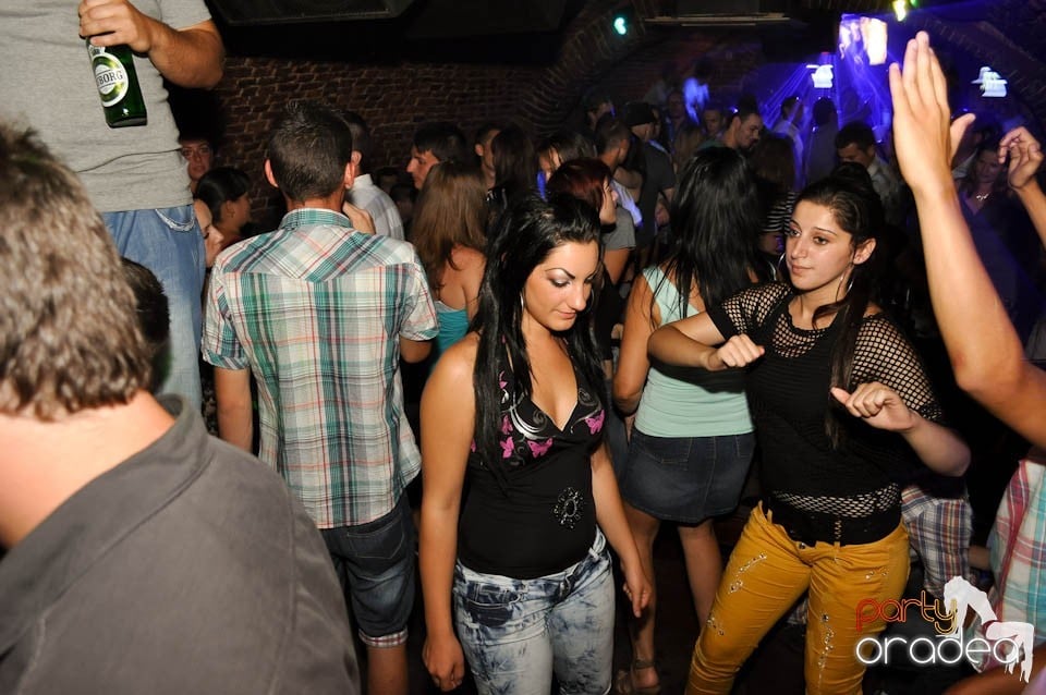 DJ Prody & Caveman in the Mix @ Escape, 