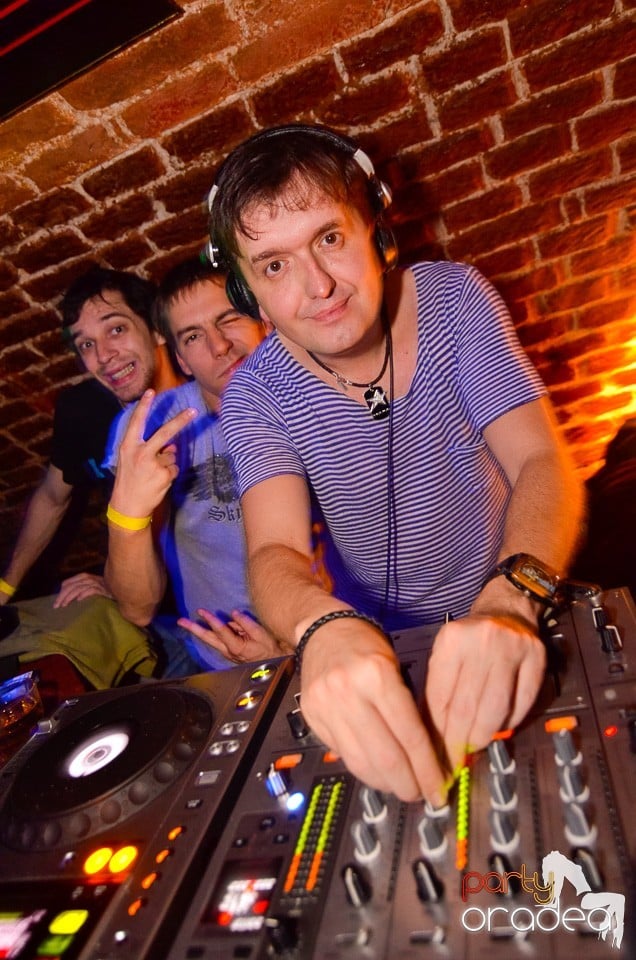DJ Szatmári & Jucus în Club Escape, 