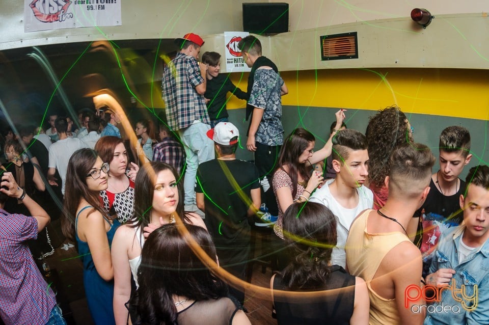 Dj Yaang în Yellow, 