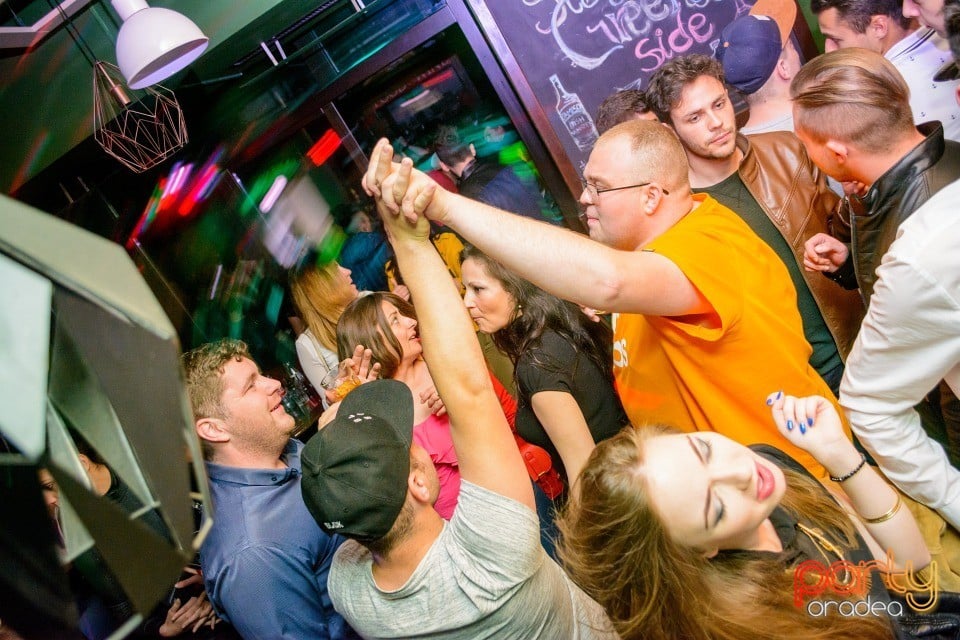 Easter Party, Green Pub