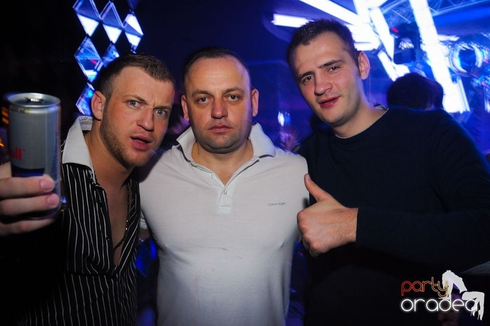 Ernesto Ferreyra & Dos Rayas în The One, 