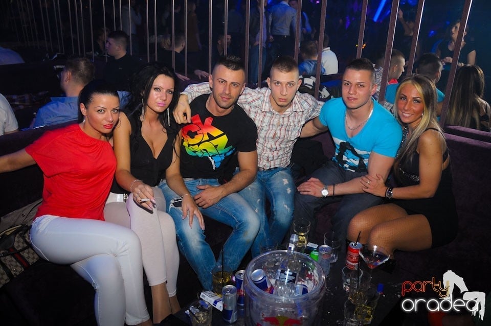 Ernesto Ferreyra & Dos Rayas în The One, 