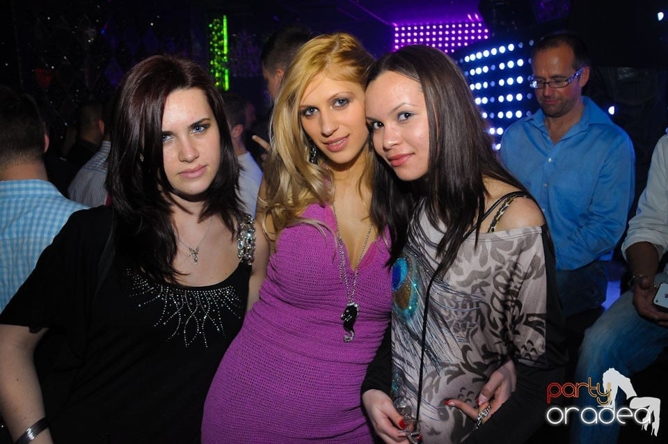 Ernesto Ferreyra & Dos Rayas în The One, 