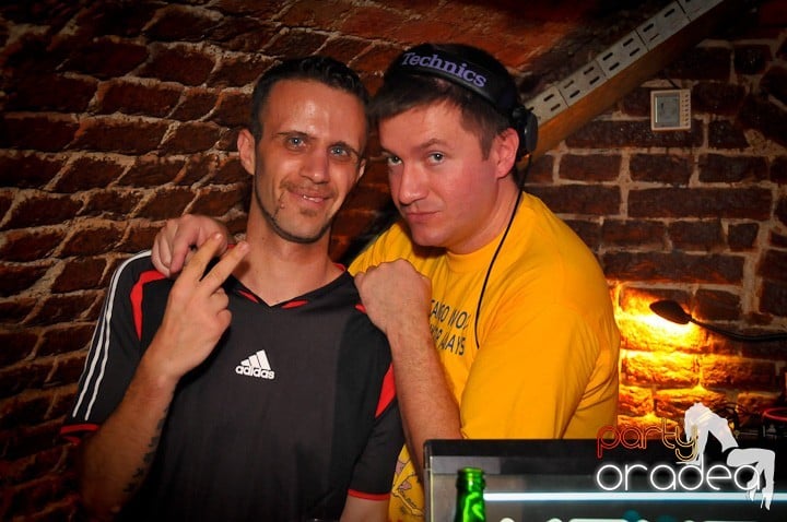 Escape Club zi de zi, 