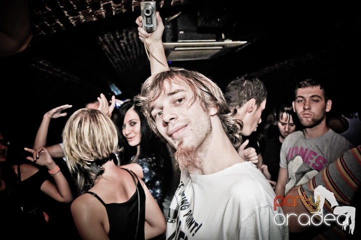 Escape Club zi de zi, 