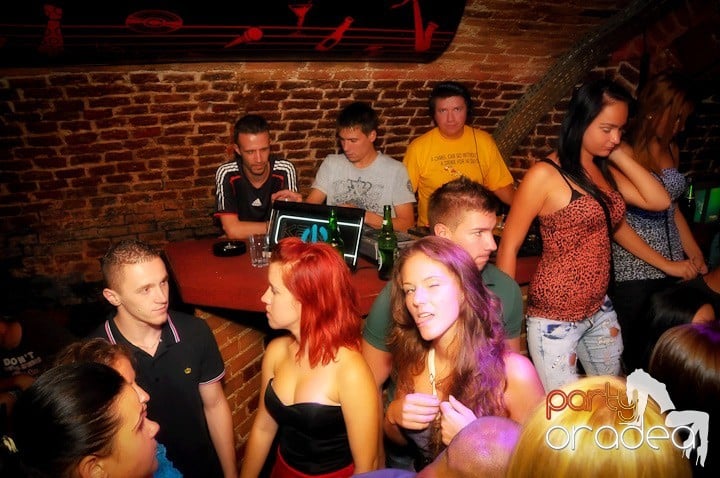 Escape Club zi de zi, 