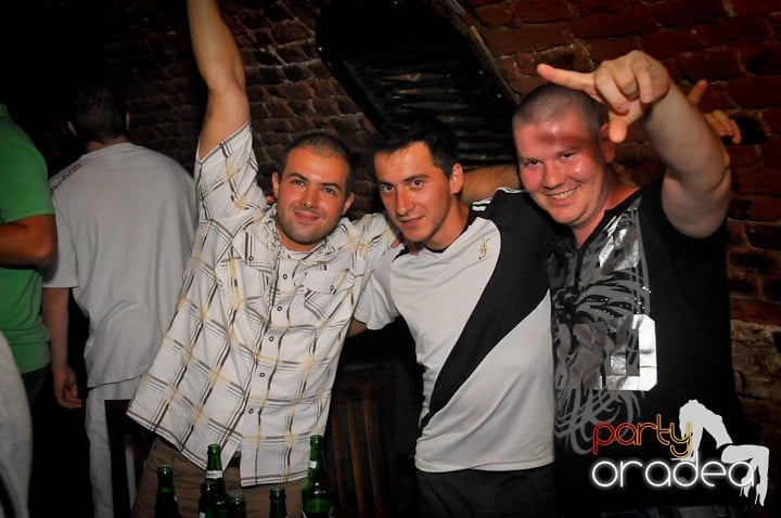 Escape Club zi de zi, 