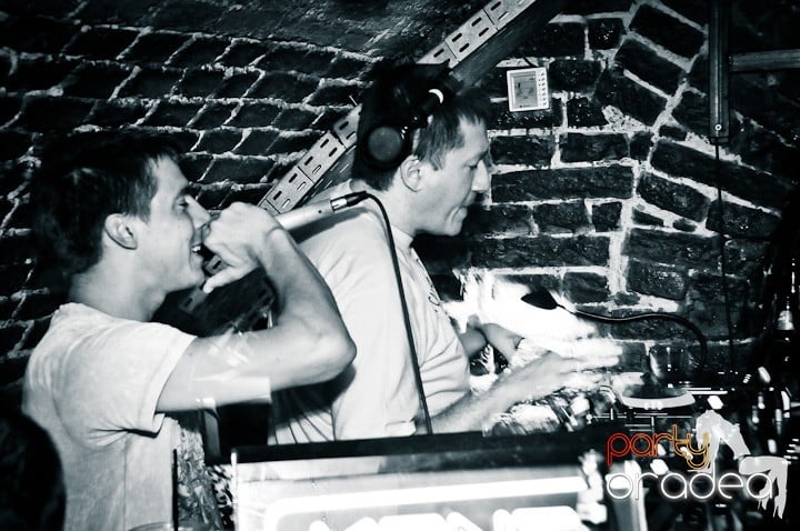 Escape Club zi de zi, 