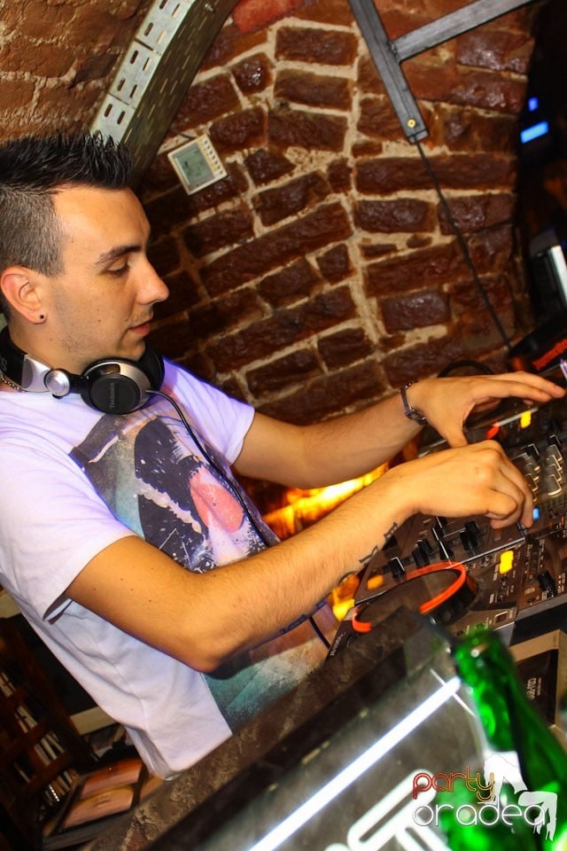 Escape Friday Party, 