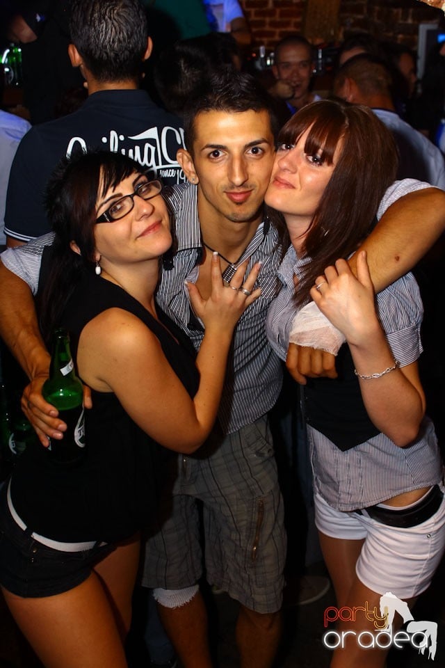 Escape Friday Party, 