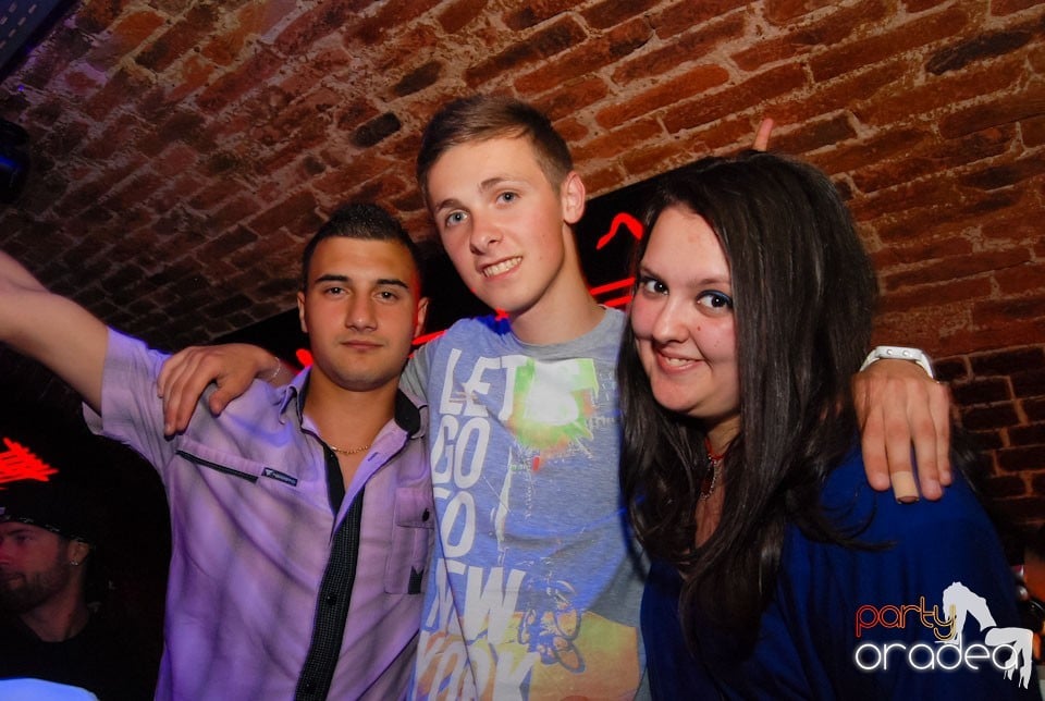 Escape Friday Party, 