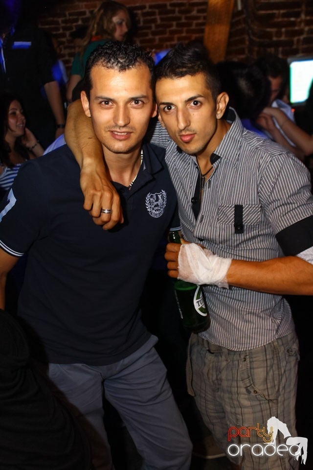 Escape Friday Party, 