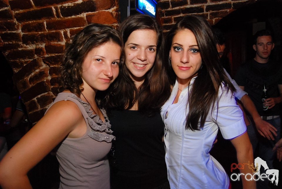 Escape Friday Party, 