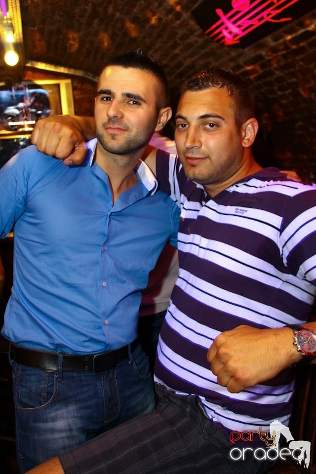 Escape Friday Party, 