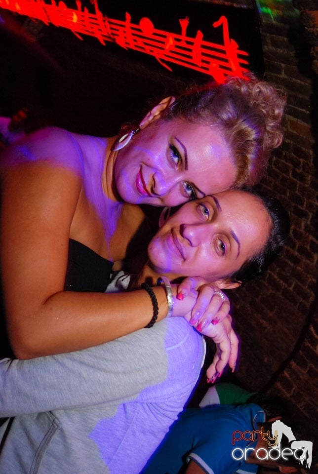 Escape Friday Party, 